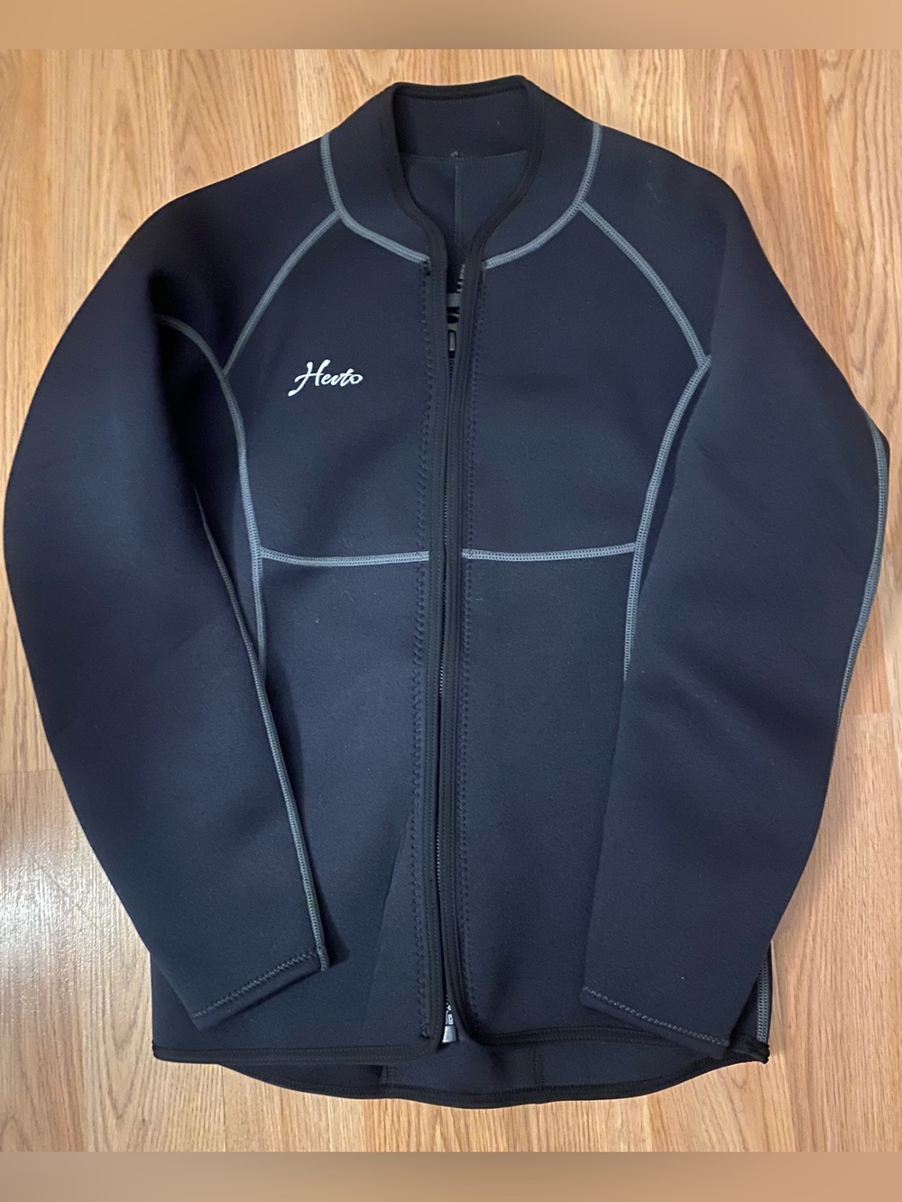 Hevto Men's 2mm Black Neoprene Long Sleeve Front-zip Wetsuit Jacket